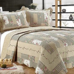 3-Piece Green Cotton Blend Reversible Quilt Set